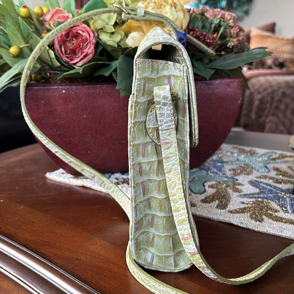 Brand New Dooney & Bourke Crocodile Embossed Leather Green Crossbody Purse - Picture 3 of 16